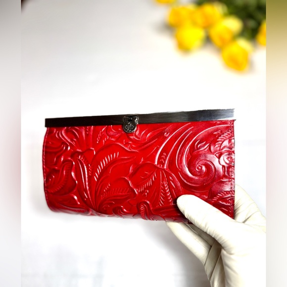Patricia Nash Handbags - Leather  Wallet Patricia Nash Red Embossed Clutch